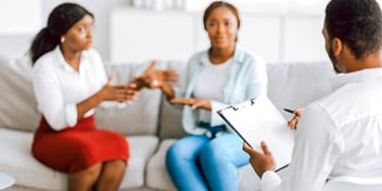 people negotiating during divorce mediation