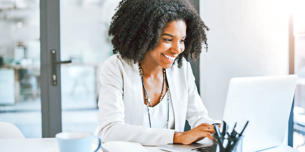 happy-woman-computer