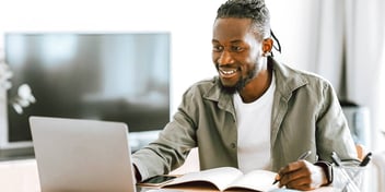 man happy he decided to do his divorce online without needing a lawyer or court